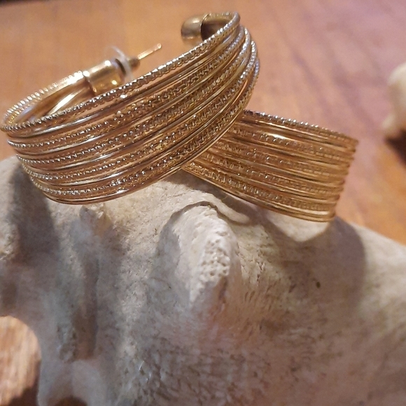 Jewelry - Fashion Gold Hoop Earrings